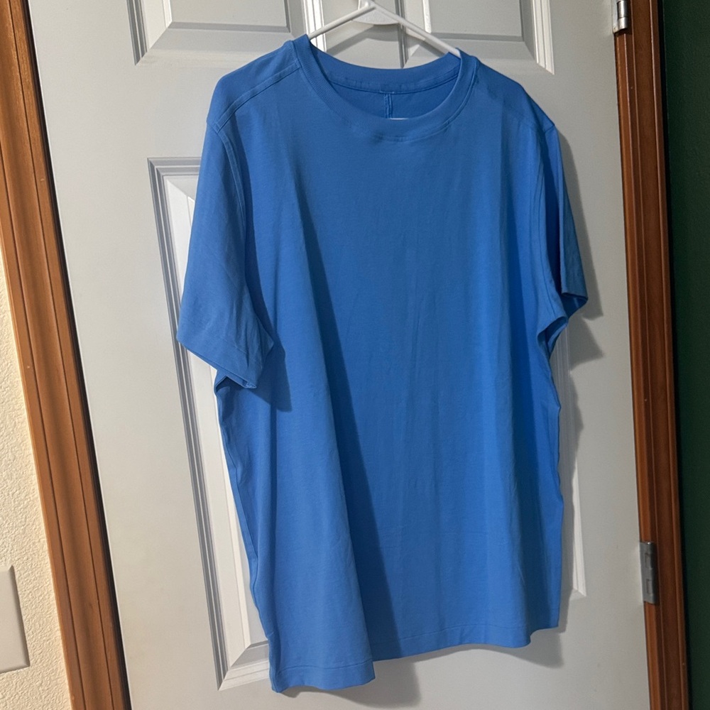 Lululemon Women’s Blue Shirt